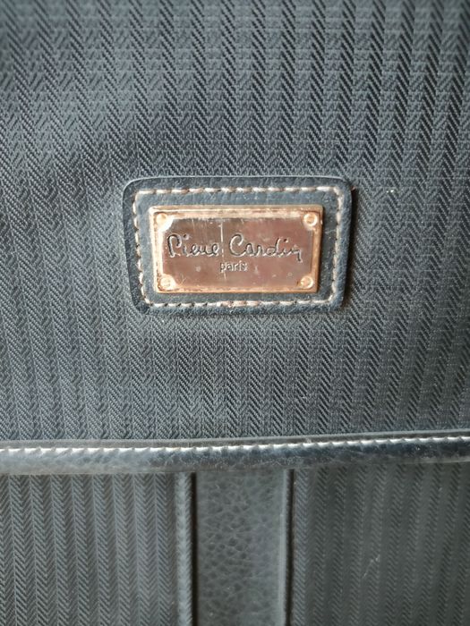 Mala de viagem da Pierre Cardin.