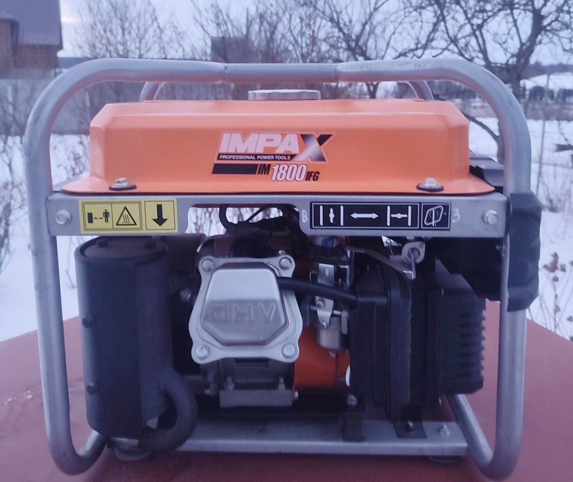 Продам  інверторний генератор.