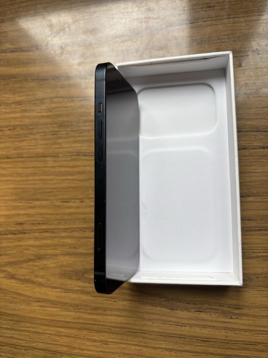 Iphone 13: bateria em excelente estado, capa e carregadores incluídos