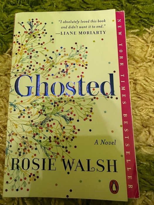 Англомовна книга Ghosted
