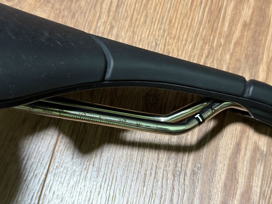 Сідло Prologo Scratch M5 Tirox  (250x140mm)