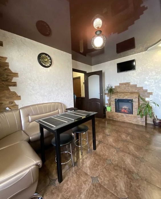 (3) Продам 2-кімнатну квартиру на Тяжилові 4432