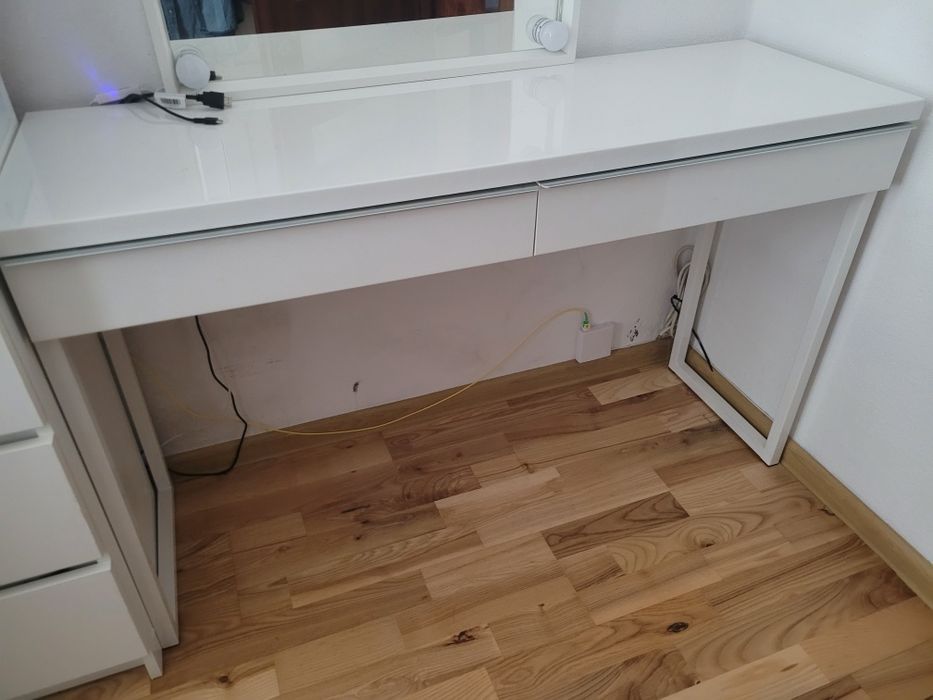 Biurko toaletka Ikea Besta 120x40 cm