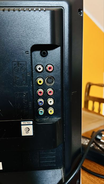 TV Philips em bom estado