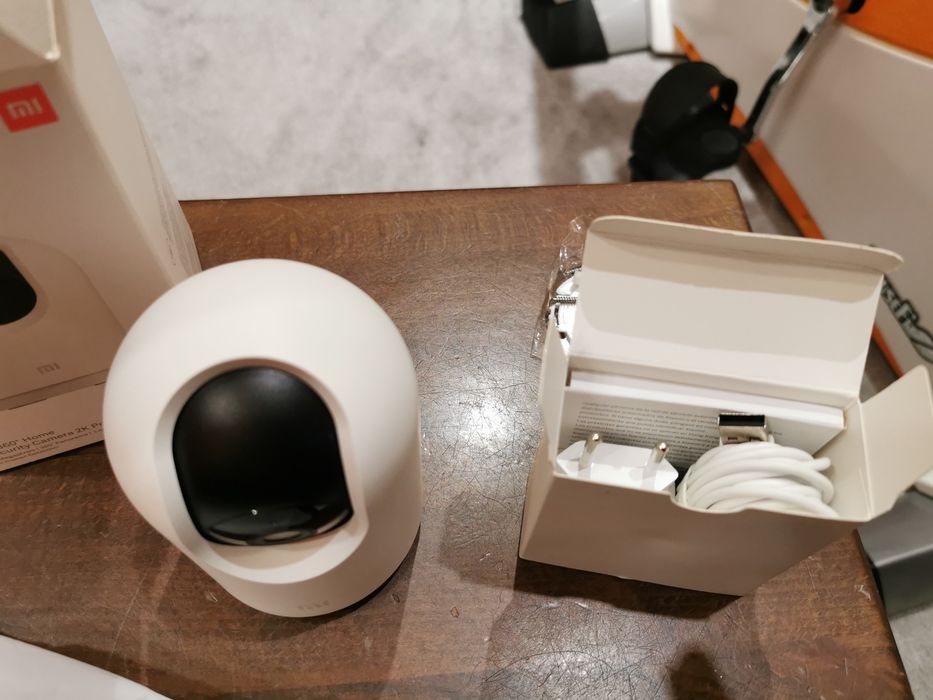mi 360° home security camera 2k pro як нова