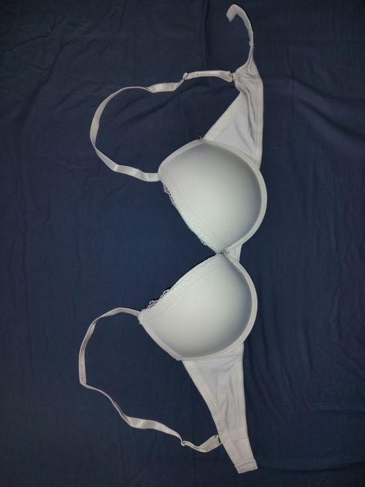 Biustonosz 70B Reserved push up