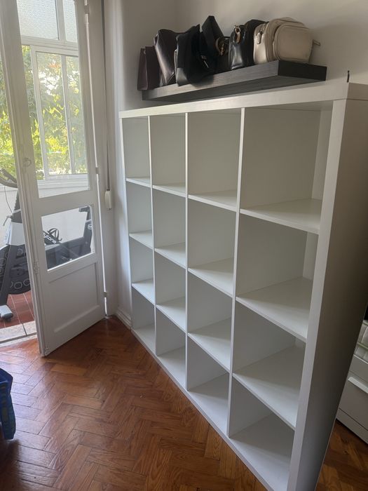 Estante IKEA branca