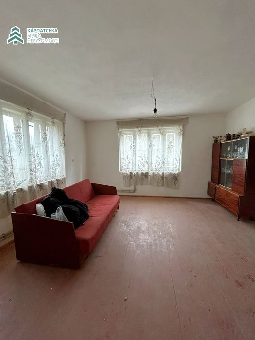 Продається будинок та літня кухня в гірському селі Нижній Студенний