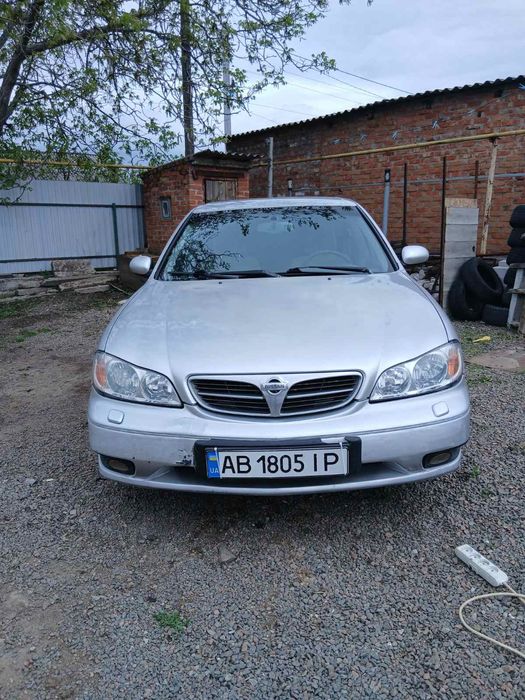 В продажі нісан максіма.