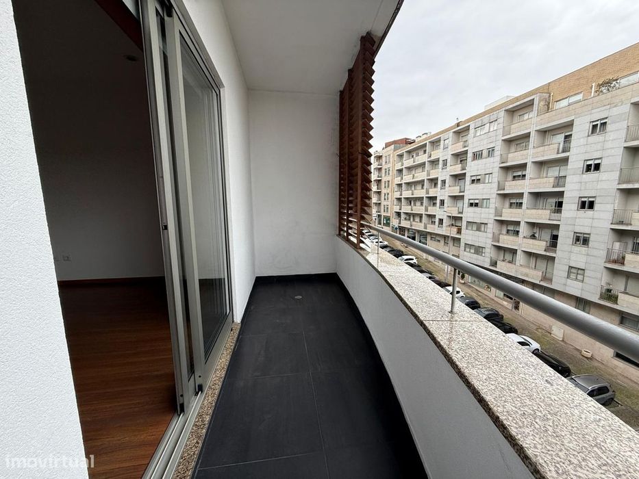 T3 Duplex com Varanda em Paredes