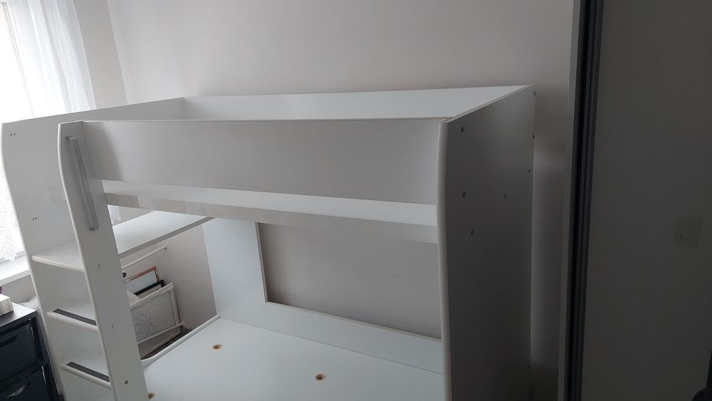 Łóżko piętrowe białe