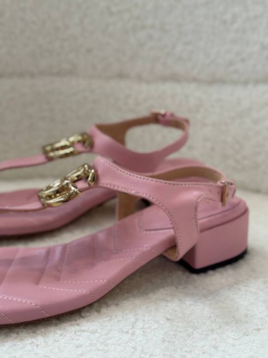 Босоніжки Gucci  Без коробки  36 р 1880 грн