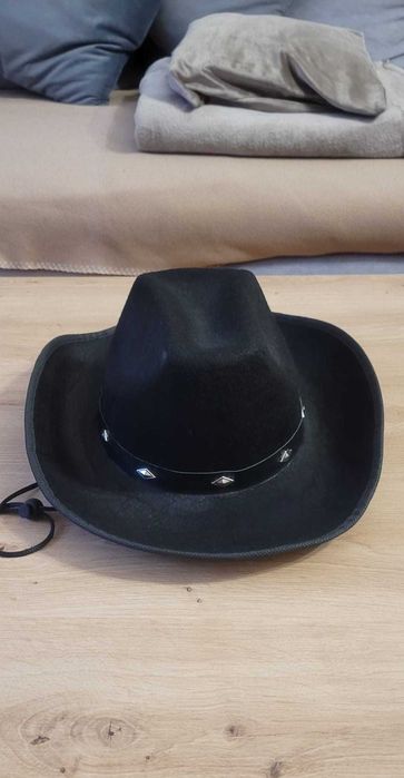 Czarny kapelusz westernowy styl Wild West, country, nowy