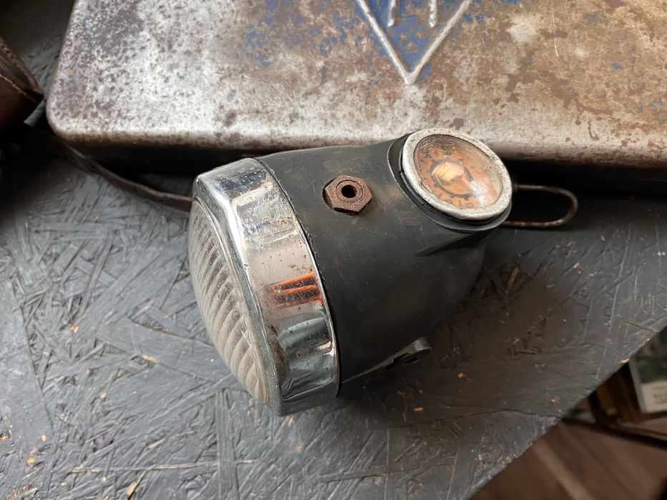 Romet Motorynka Kadet Ogar lampa przod ramka stacyjka slask