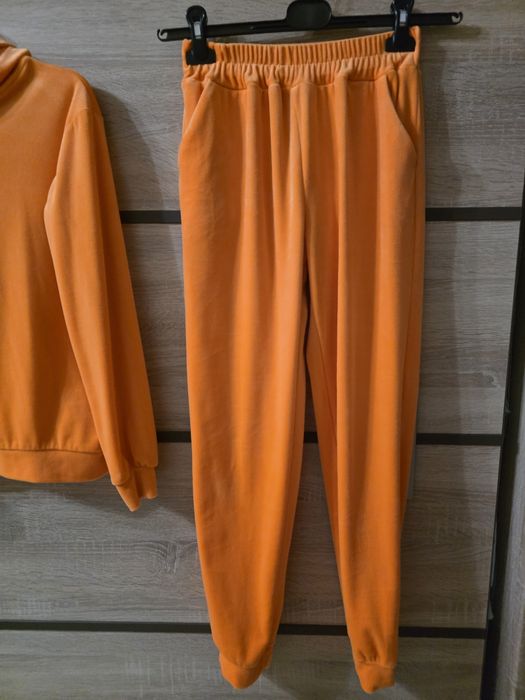 Komplet dresowy welurowy