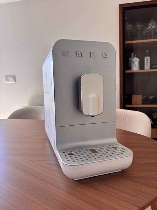 Máquina Café Automática SMEG