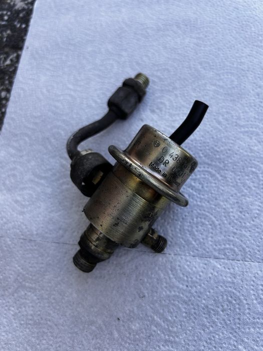 Mercedes 190 w201 Alumulator cisnienia paliwa nowy przelew OE