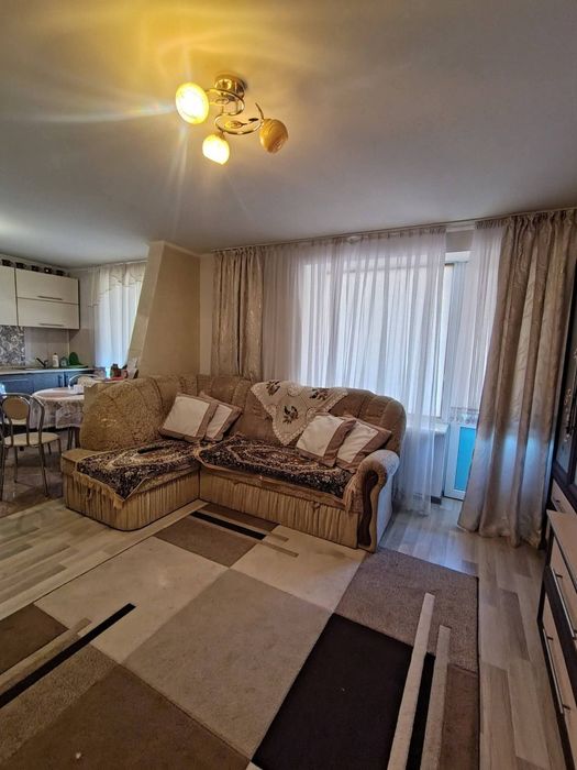 Продам трикімнатну квартиру по вул.Бандери ,район 8/9 школи