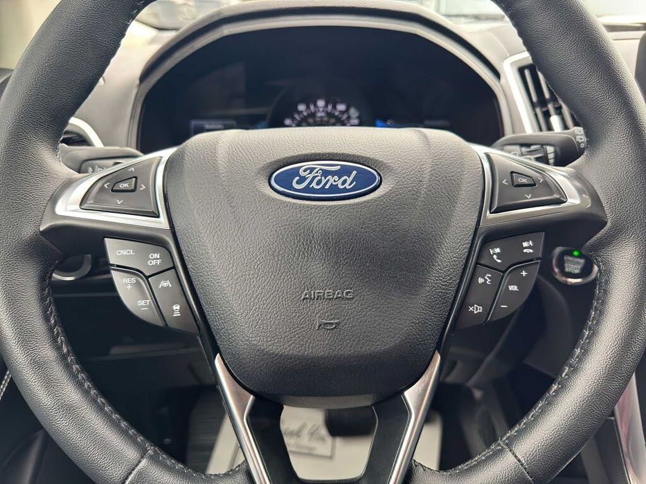 Ford Edge Titanium      2024