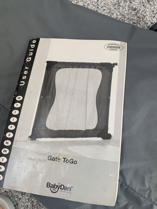 Grade de proteção para crianças. Anertura entre 71 e 92 cm.