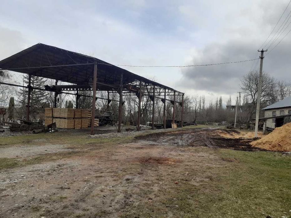 Продається  підприємство із земельною ділянкою.