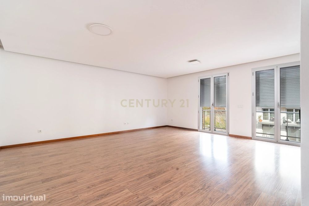 Arrendamento | Apartamento T1 c/lugar aparcamento e piscina na Quinta