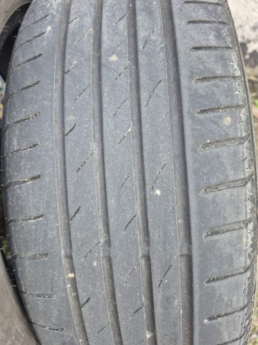 Резина літня 215/55 r17