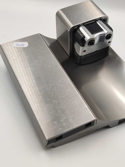 Drzwiczki wylewka DeLonghi Primadonna 6600