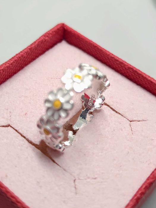 Srebrna (S925) regulowana obrączka białe kwiatki