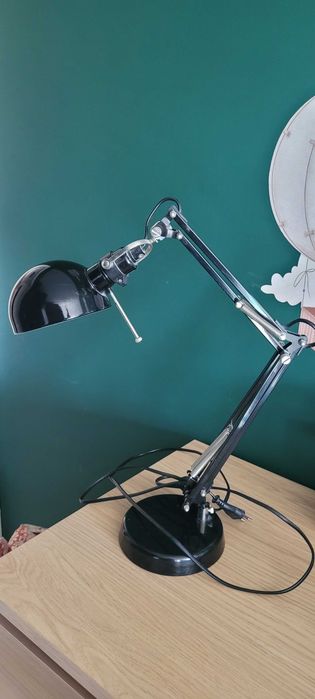 Lampka biurkowa czarna FORSÅ