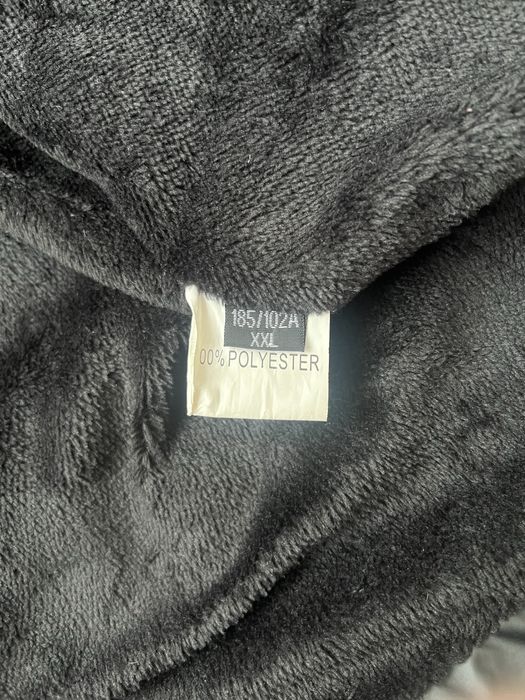 Тепла куртка з капюшоном