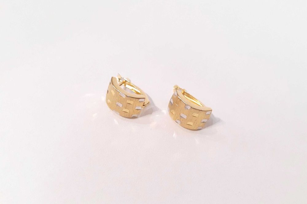 Złote kolczyki p.585/1,85g  matowa blaszka