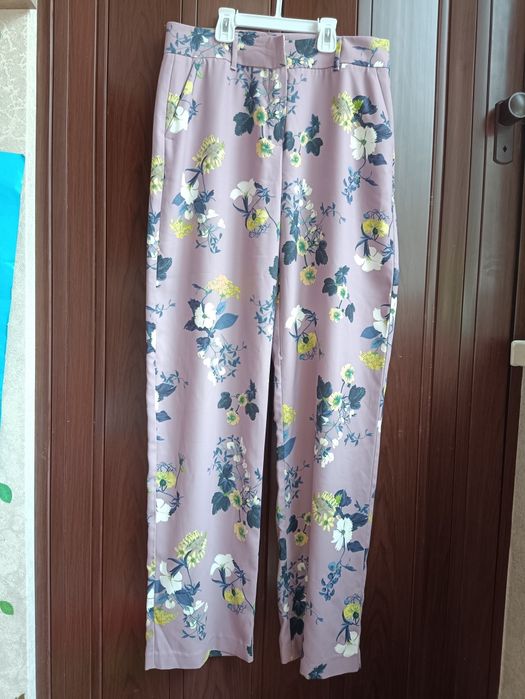Квіткові, легенькі, фірмові жіночі брюки, розмір S