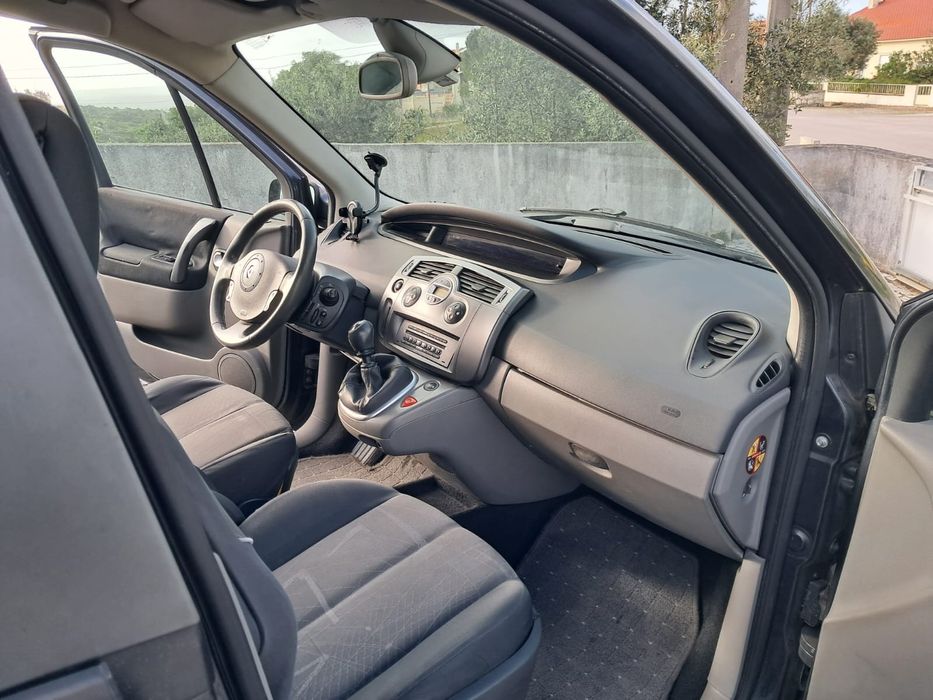 Renault Grand Senic, 7 lugares, 110 cavalos.