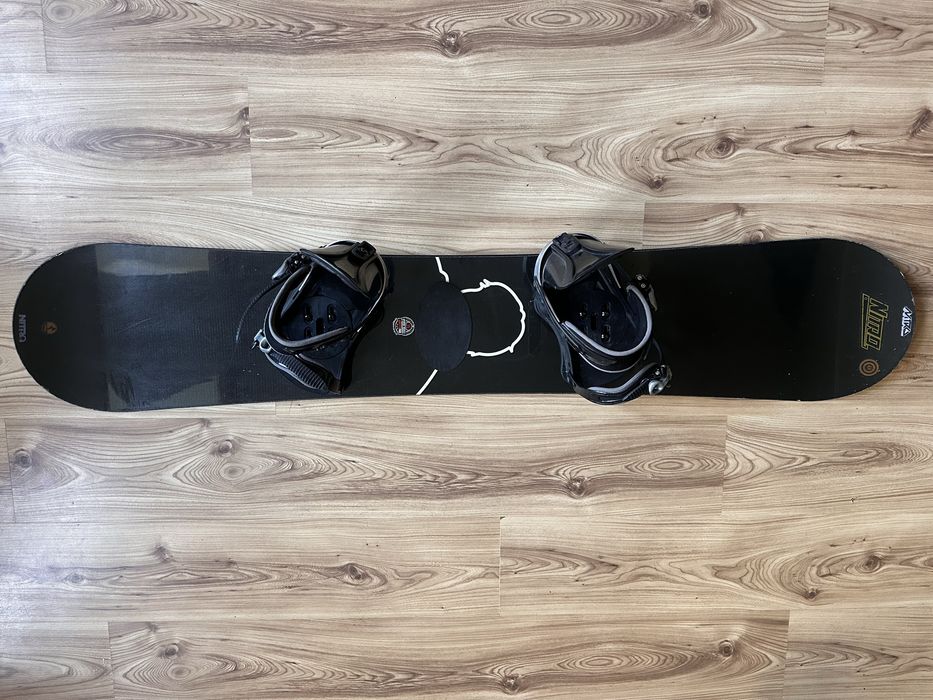 Deska snowboardowa o długości 155 cm