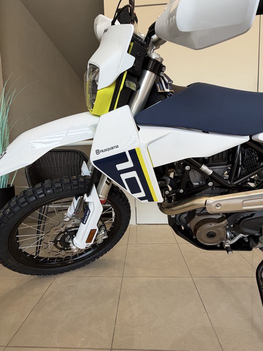 Husqvarna 701 zero km - para entrega imediata