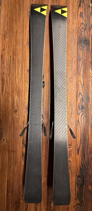 Narty Fischer RC4 WC JR FIS 115 cm + kije GRATIS