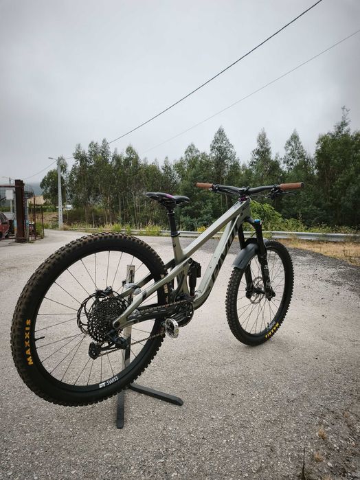 Bicicleta Pivot Firebird