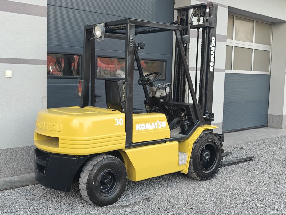 Wózek widłowy Komatsu FD30 3T Diesel Pompowane opony Przesuw Boczny