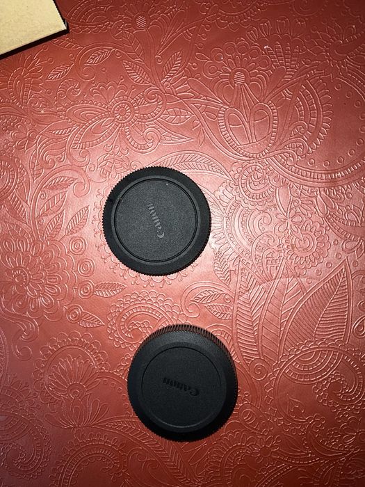 Canon EOS R100 + objetiva RF-S 18-45mm F4.5-6.3 IS STM