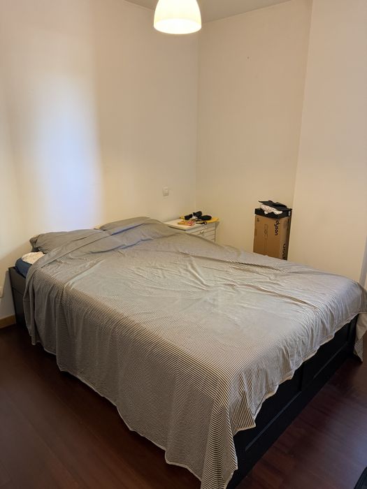Cama Brimnes IKEA 140x200 + colchao