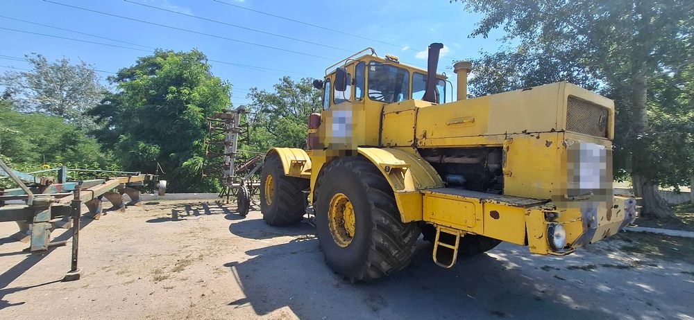 Трактор К-701 "Кіровець" та навісне обладнання до нього