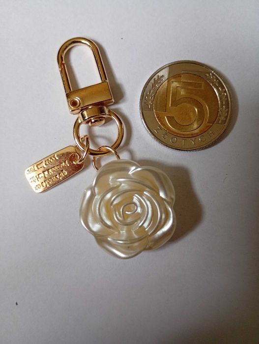 Brelok różyczka / kokardka