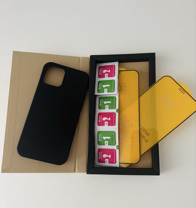 Продам чохол та 2 захисних скла на iPhone 12 або 12 Pro!