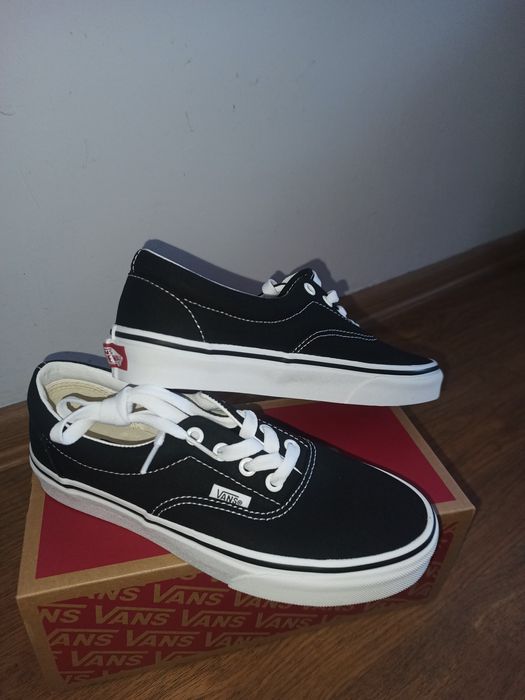Vans authentic era