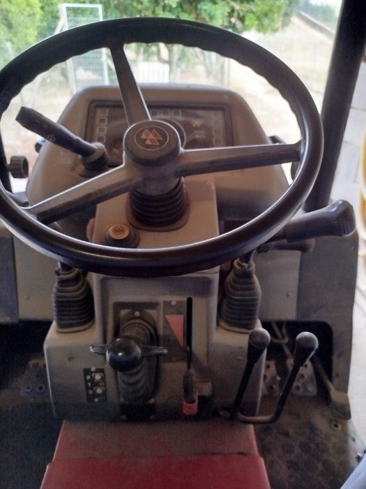 Trator Massey ferguson 1345