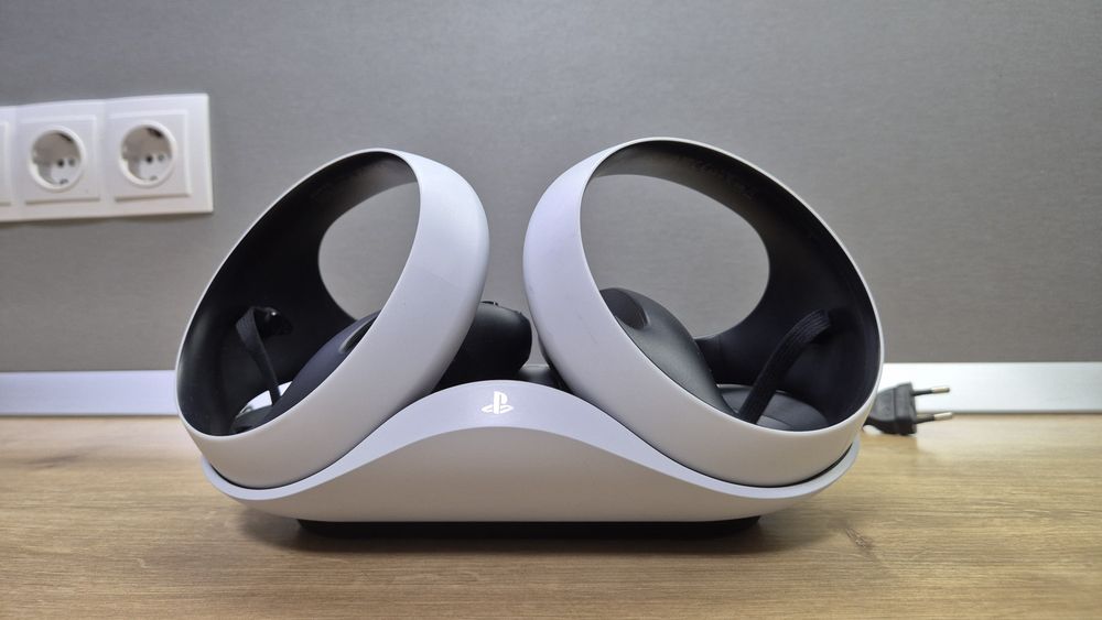 Шолом Sony PlayStation VR2 + док станція для контроллерів

VR2 + Зарядна станція для кон