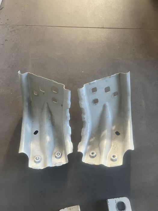 Петли капота кронштейн крыла жилезный Джип Компас Jeep compass 17-25г