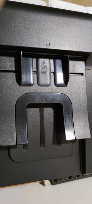 Impressora multifunções a laser a cores