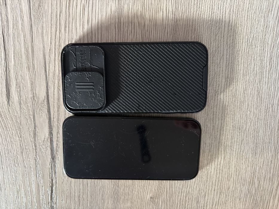 iPhone 16 Pro, kolor czarny + case